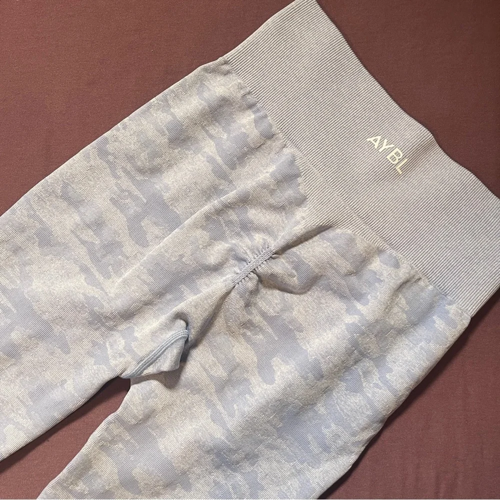AYBL Motion Seamless Leggings in Light Blue Camo - Size Small High Waisted